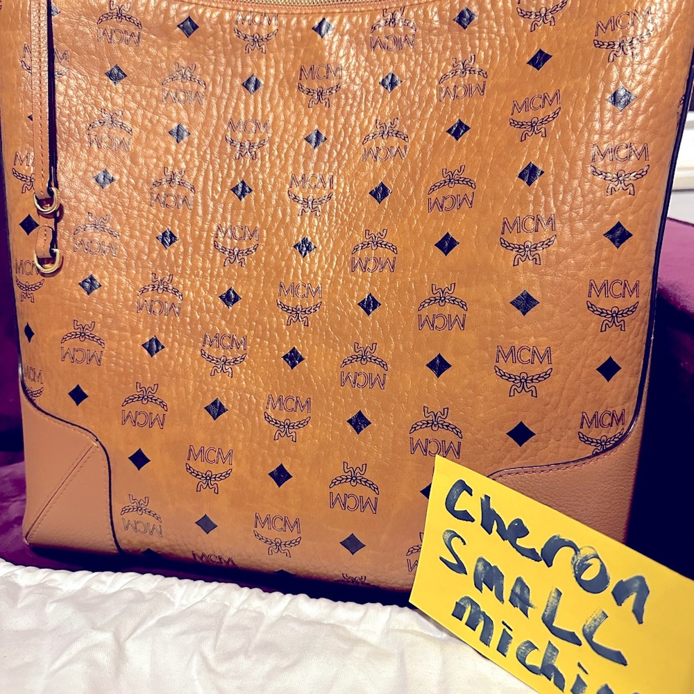 👜✨ **MCM Klarna Bag - Gently Used Hobo & Crossbody Chic! 💖✨**